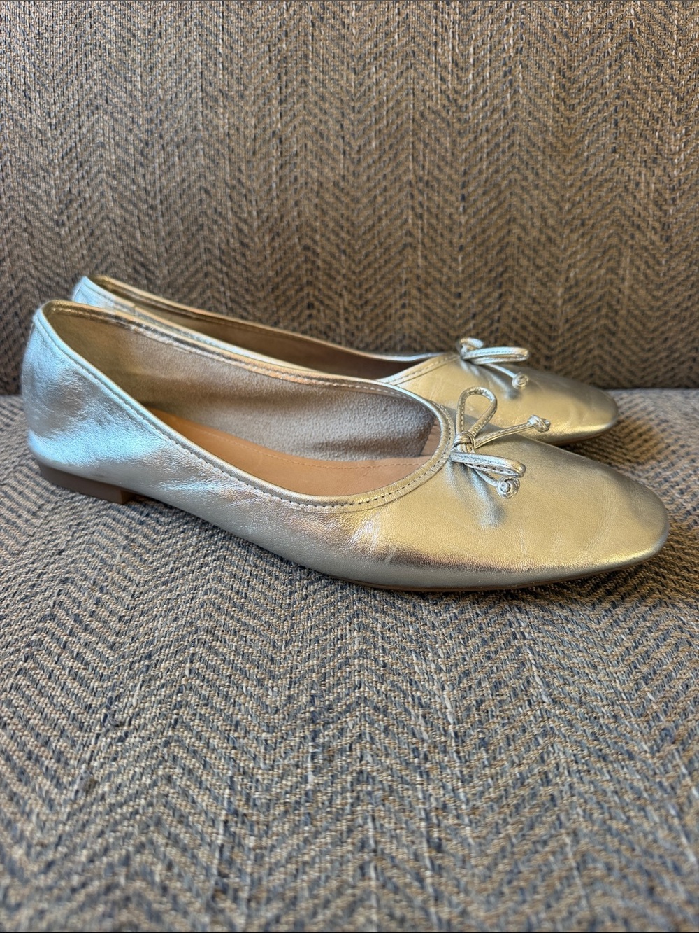 SCHUTZ ARISSA SILVER LEATHER BALLET FLAT SIZE: 9B - Picture 5 of 12